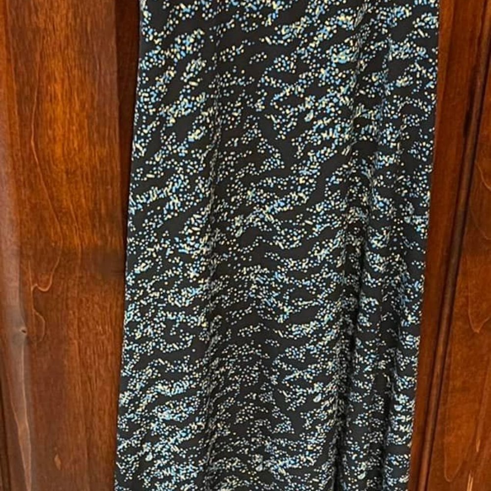 LULA ROE. SZ.  XXS.  never worn.. like new..  .  LONG SKIRT.